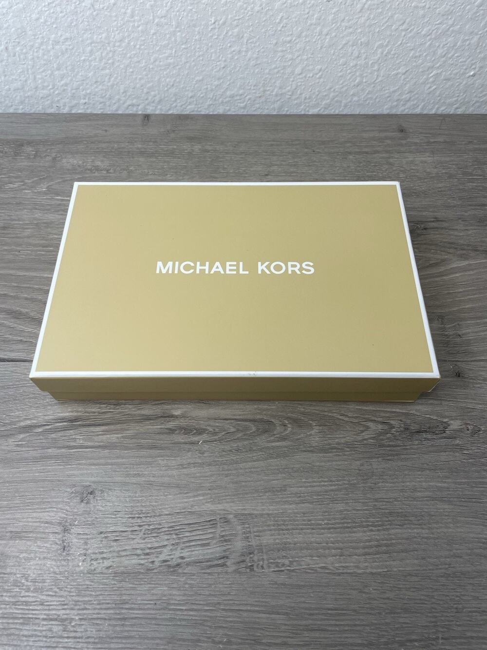 NWT Michael Kors Giftable Boxed Set - Jet Set Travel Coin Pouch & AirPods Case